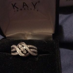 Wedding set real diamonds . Size 7.5. 925 sterling silver. Vintage. Classy.